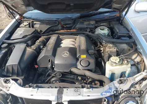 2001 Mercedes-Benz E 320 из США, поврежденный, VIN WDBJF65JX1B206079